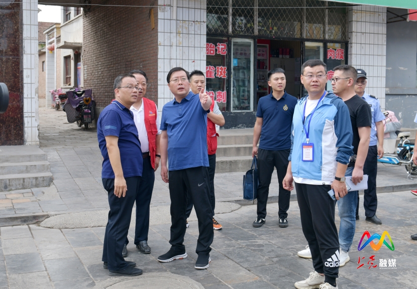 1598874949517066528.jpg DSC_8图为区领导张驰一行在古韩路调研文明城市创建工作.jpg