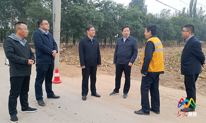 樊培元调研道路建设推进情况